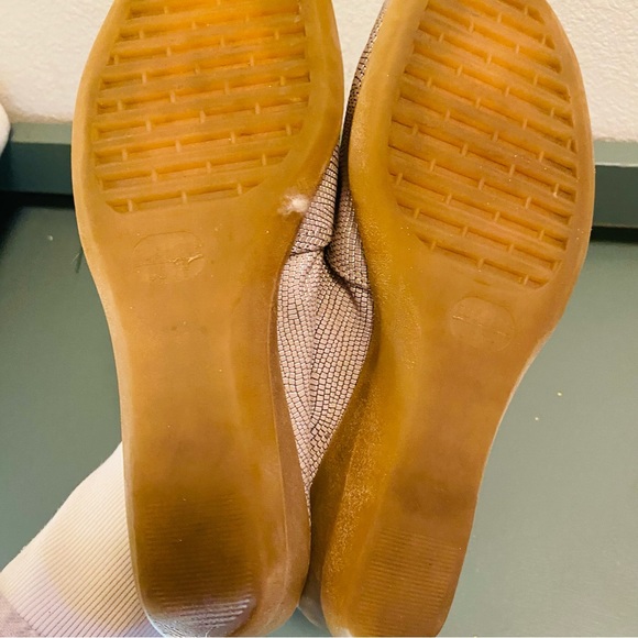 THE FLEXX Tan Croc Pattern Slip On Peep Toe Wedges - Picture 9 of 9